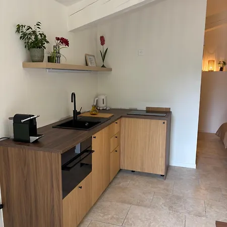 La Petite Parenthese Apartment *